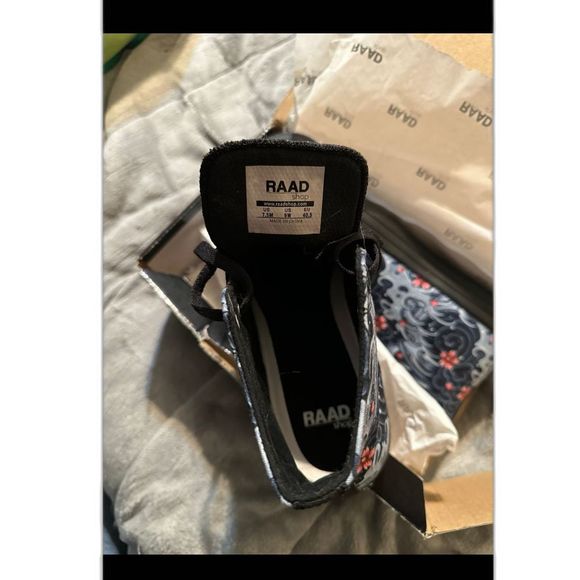 BRAND NEW NEVER WORN RAAD SHOP SHOES IN BOX!! SIZE US 7.5M / US 9W! - Picture 11 of 12